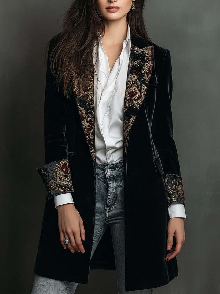 Slim fit-blazer til kvinder i sort med barokmønster og revers