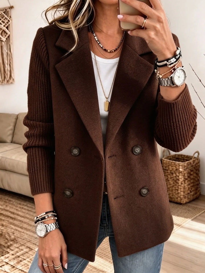Clara – Blazer med strikærmer