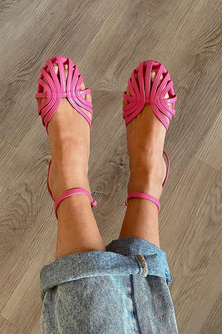 Sandaler med remme og rund tå