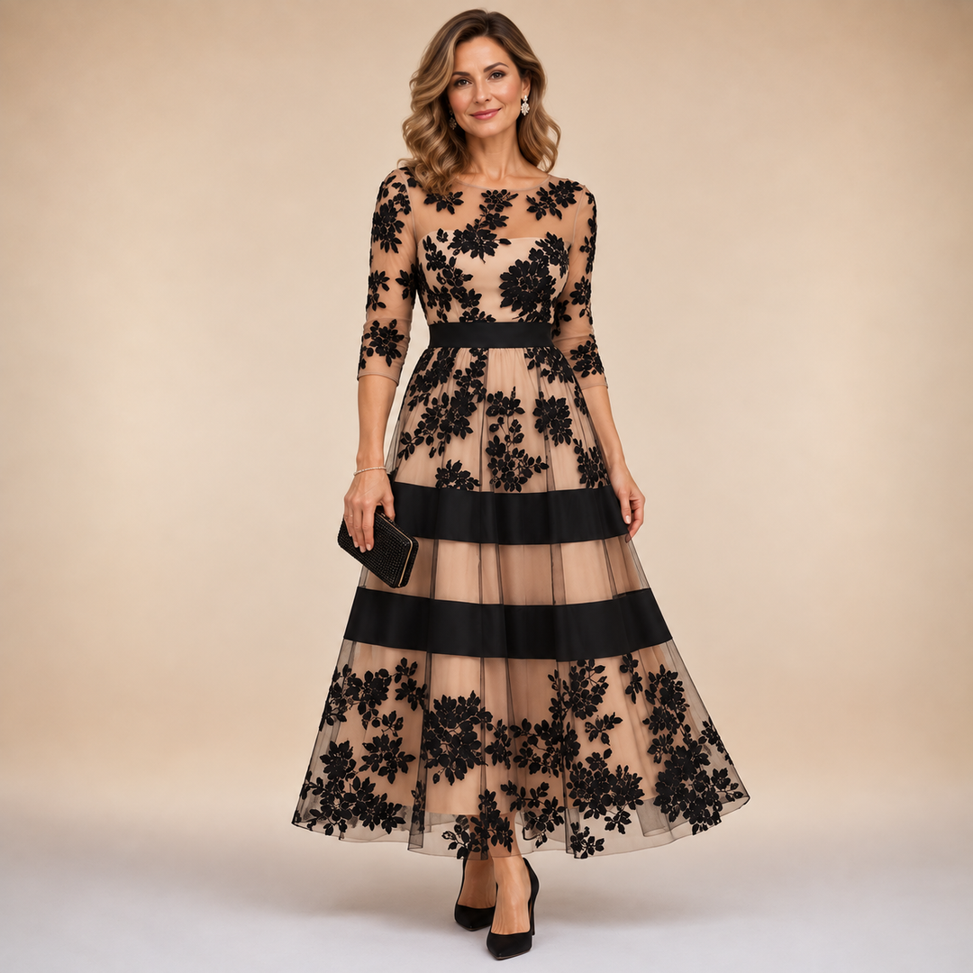 Adrielle | Elegant kjole i blomsterblonder