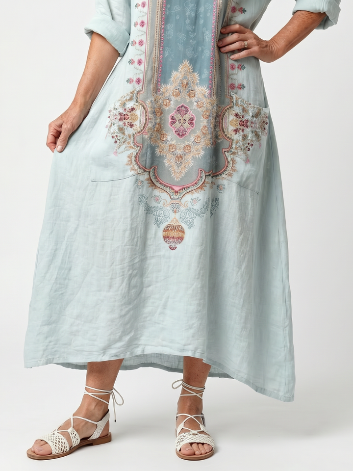 Kassiani | Broderet oversize midikjole med ornamenteret panel og lommer