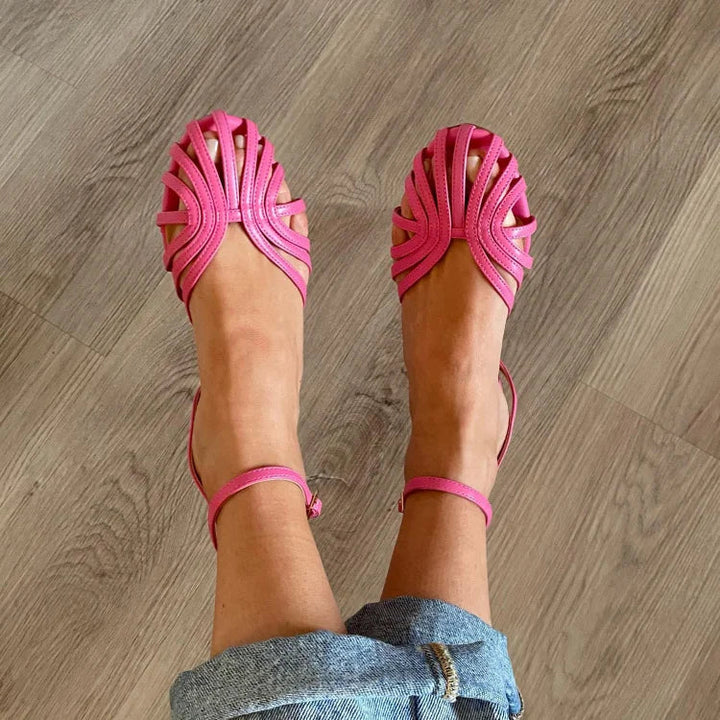 Sandaler med remme og rund tå