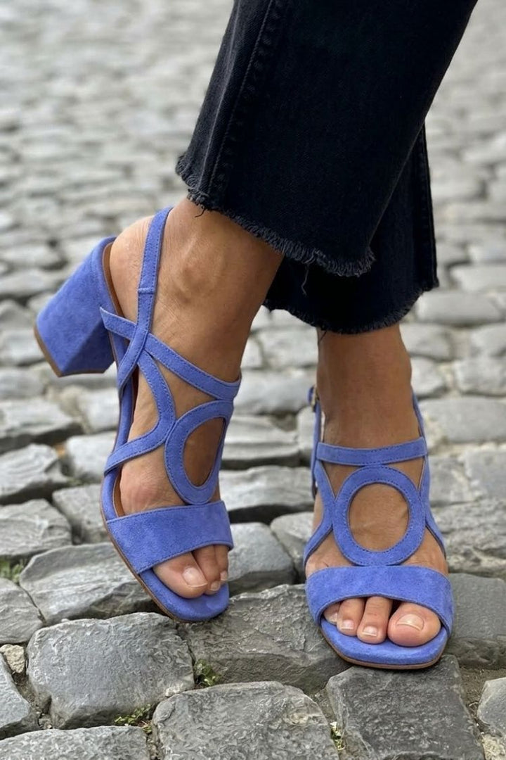 Sandaler med kantet tå og rund udskæring