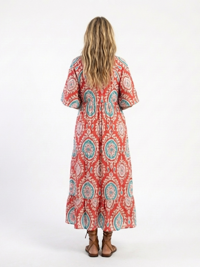 Zaria | Midikjole med paisleyprint, V-hals og korte ærmer