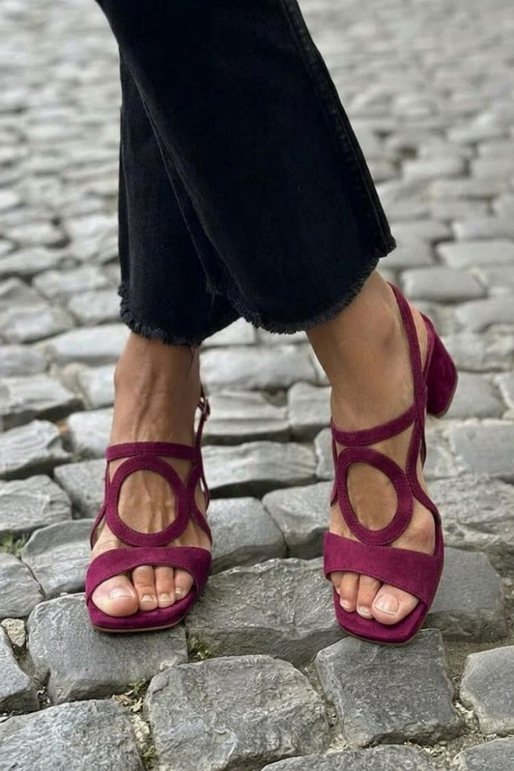Sandaler med kantet tå og rund udskæring