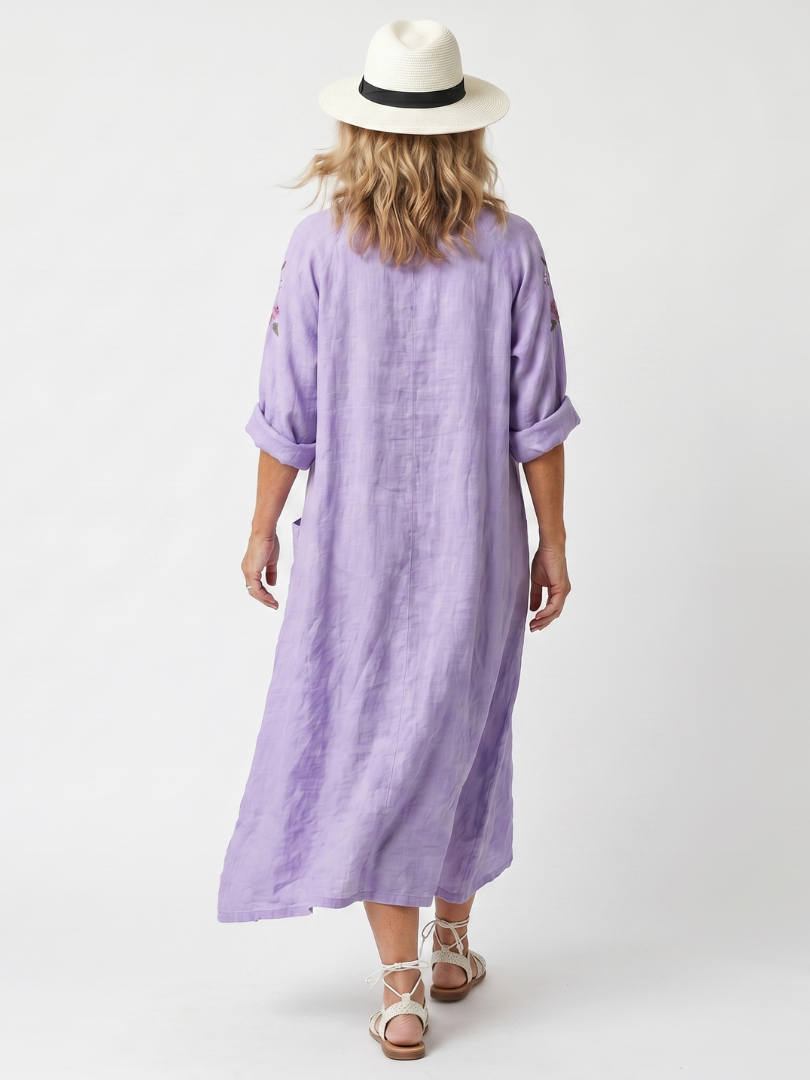 Tavi | Broderet oversize midikjole med blomster og lommer