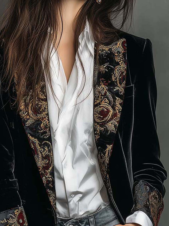Slim fit-blazer til kvinder i sort med barokmønster og revers