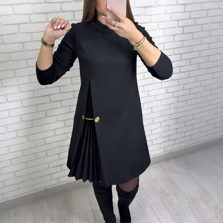 Rikke – Elegant A-formet kjole med plissédetalje