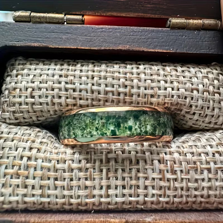 Vintage Ring med Dybgrøn Sten