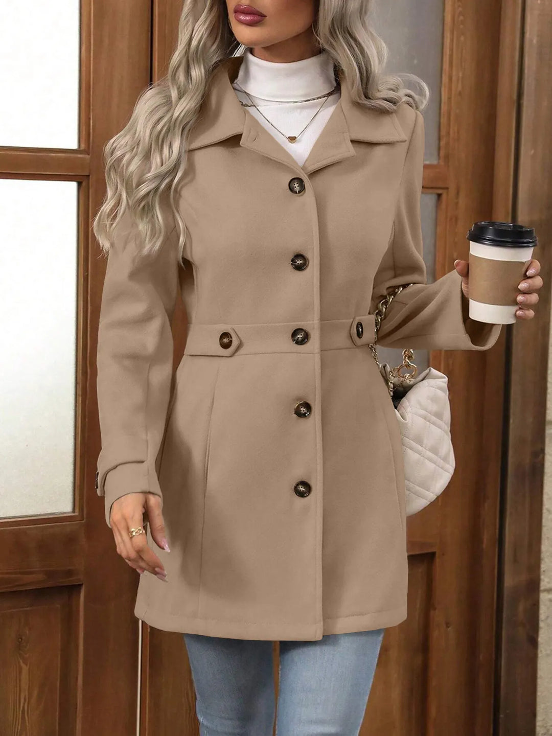 Emilia – Elegant frakke med knaplukning