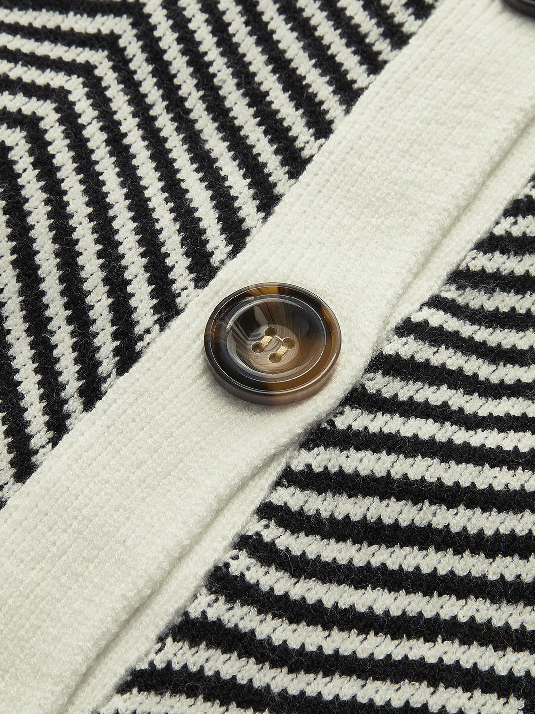 Chevron-cardigan med kontrastknapper