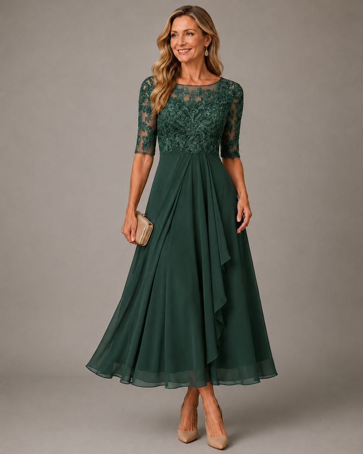 Rose | Flatterende midi-kjole med blonder