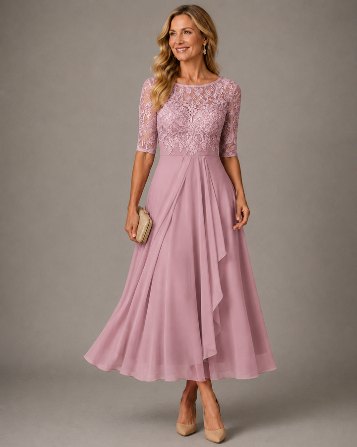 Rose | Flatterende midi-kjole med blonder