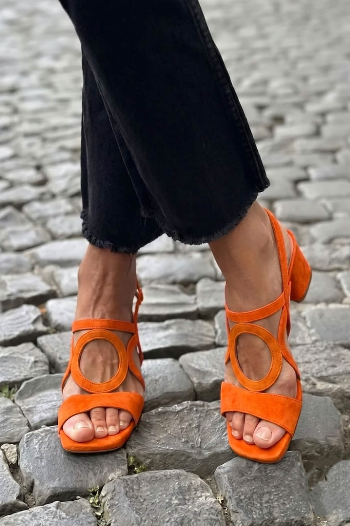 Sandaler med kantet tå og rund udskæring