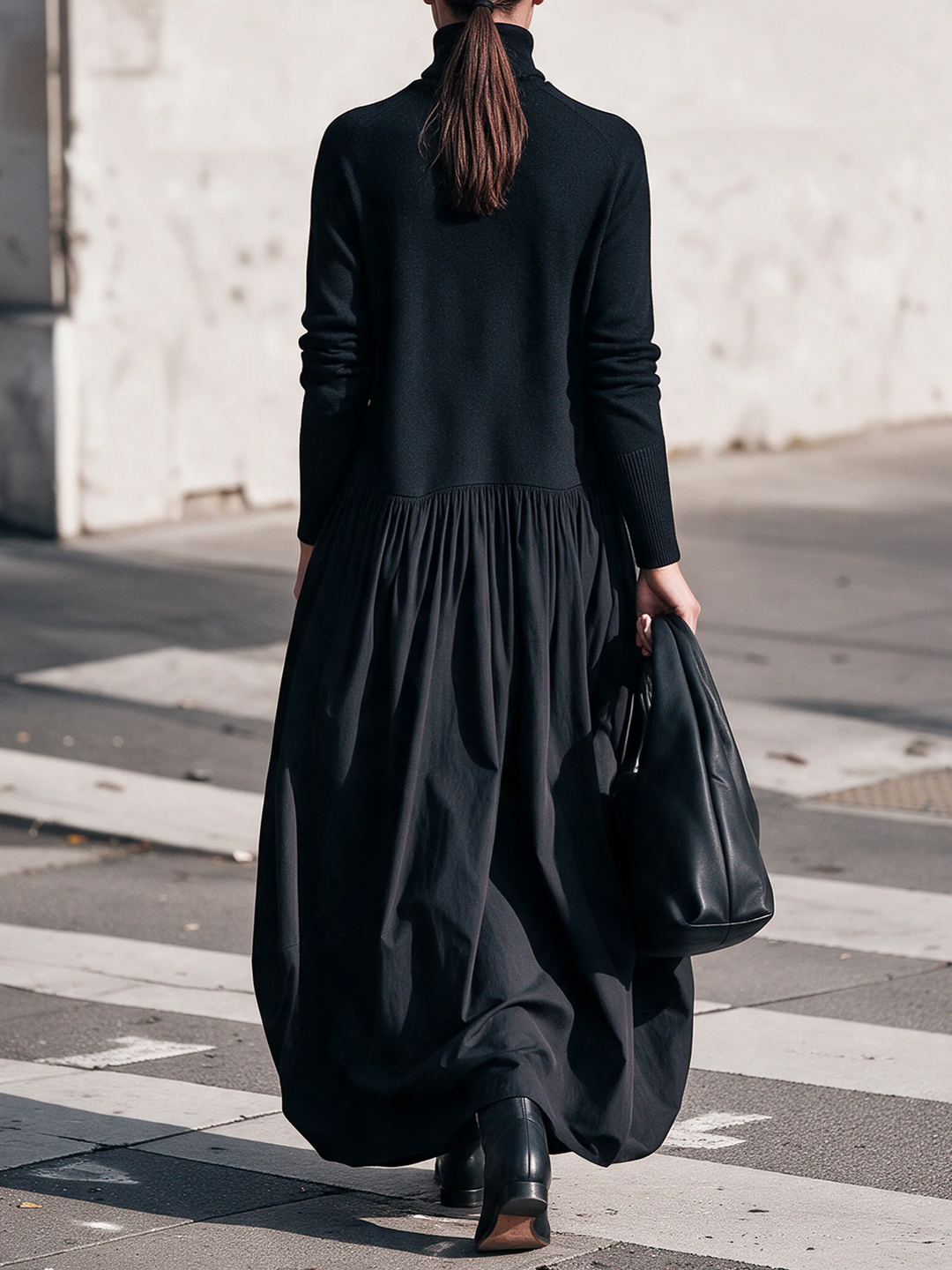 Odette | Sort oversized maxi-kjole med ståkrave