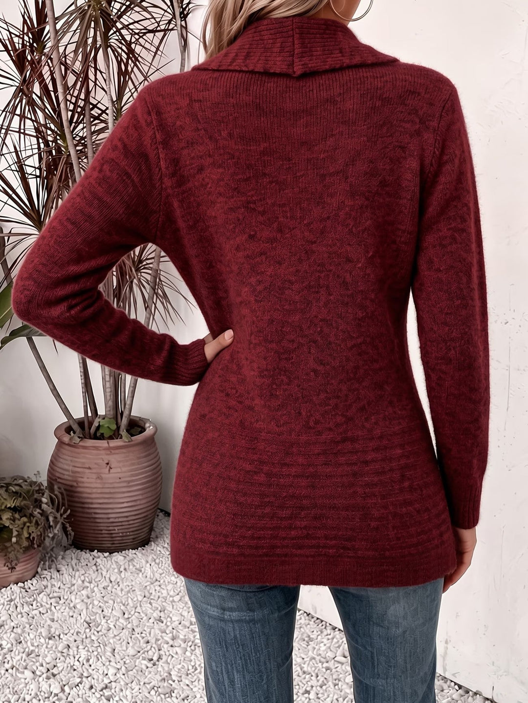 Marlowe™ | Bordeaux ribstrikket cardigan med knapstropper