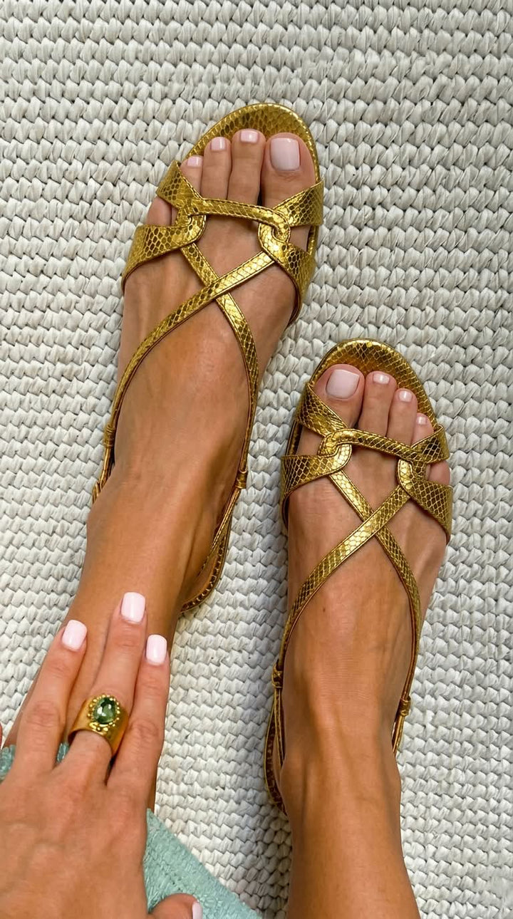 Flade slingback-sandaler med slangeeffekt i bronze og åben tå