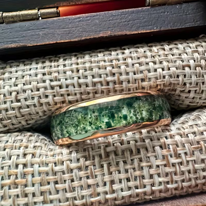 Vintage Ring med Dybgrøn Sten