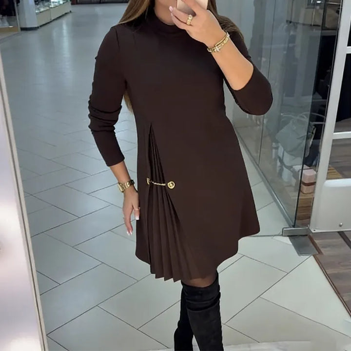 Rikke – Elegant A-formet kjole med plissédetalje