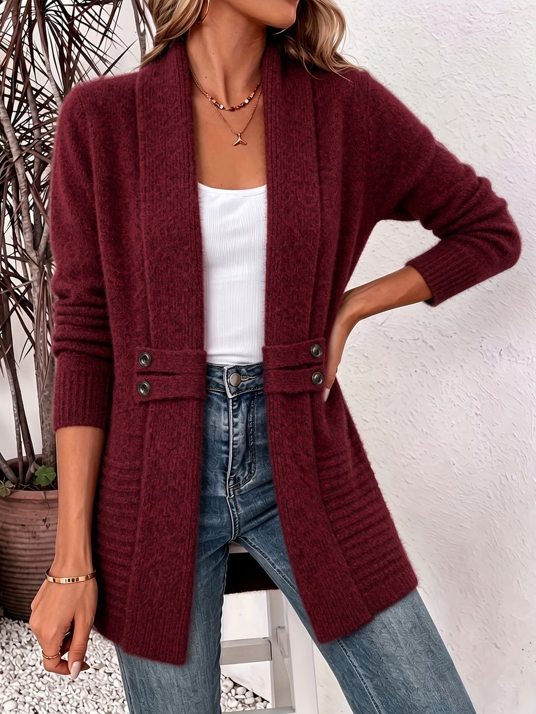 Marlowe™ | Bordeaux ribstrikket cardigan med knapstropper