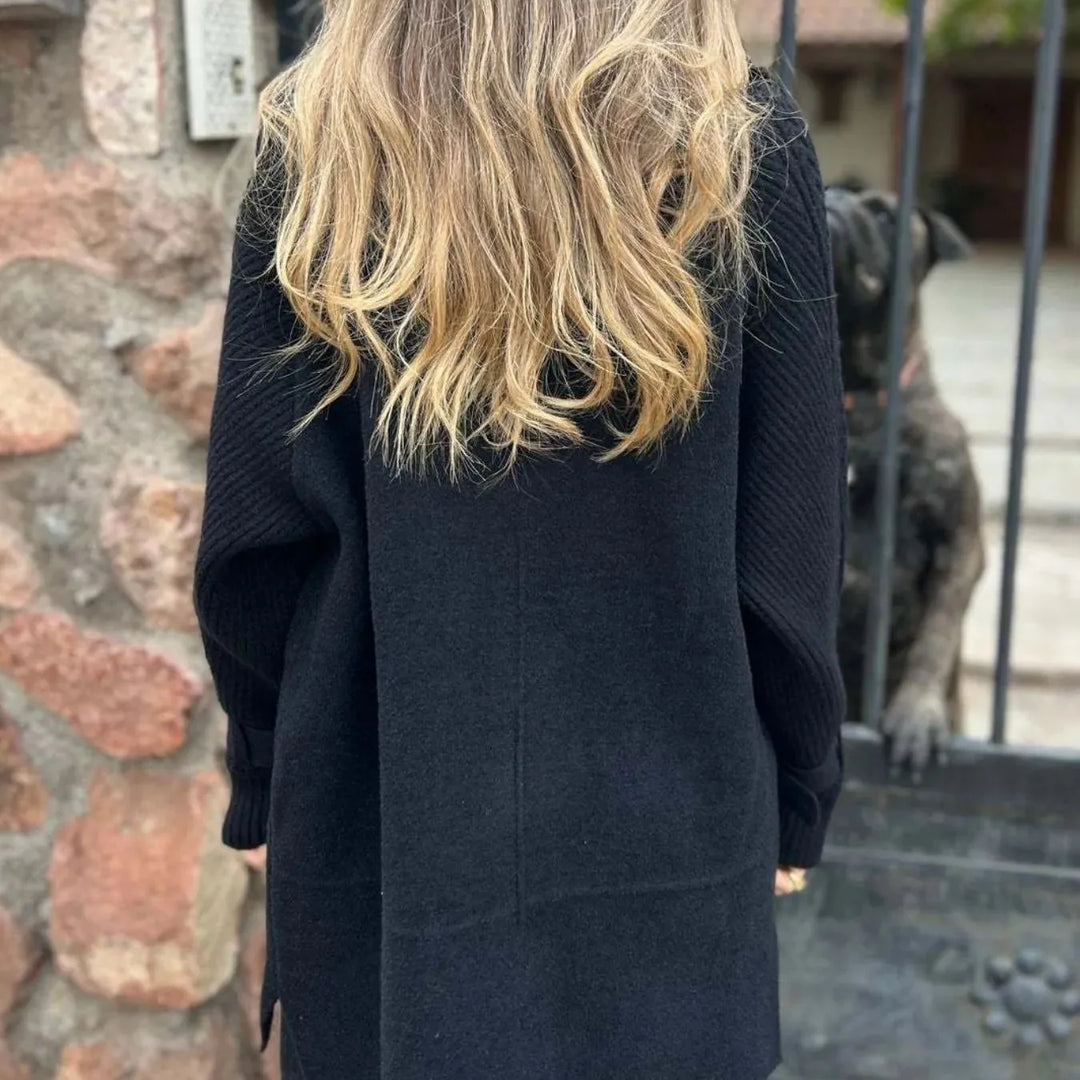 Matilda – Lang frakke med strikærmer