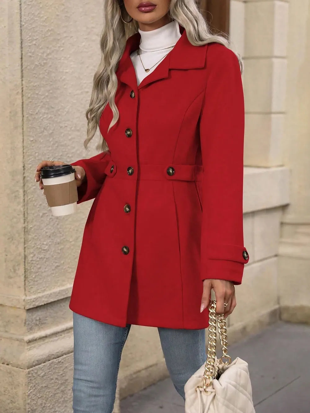 Emilia – Elegant frakke med knaplukning