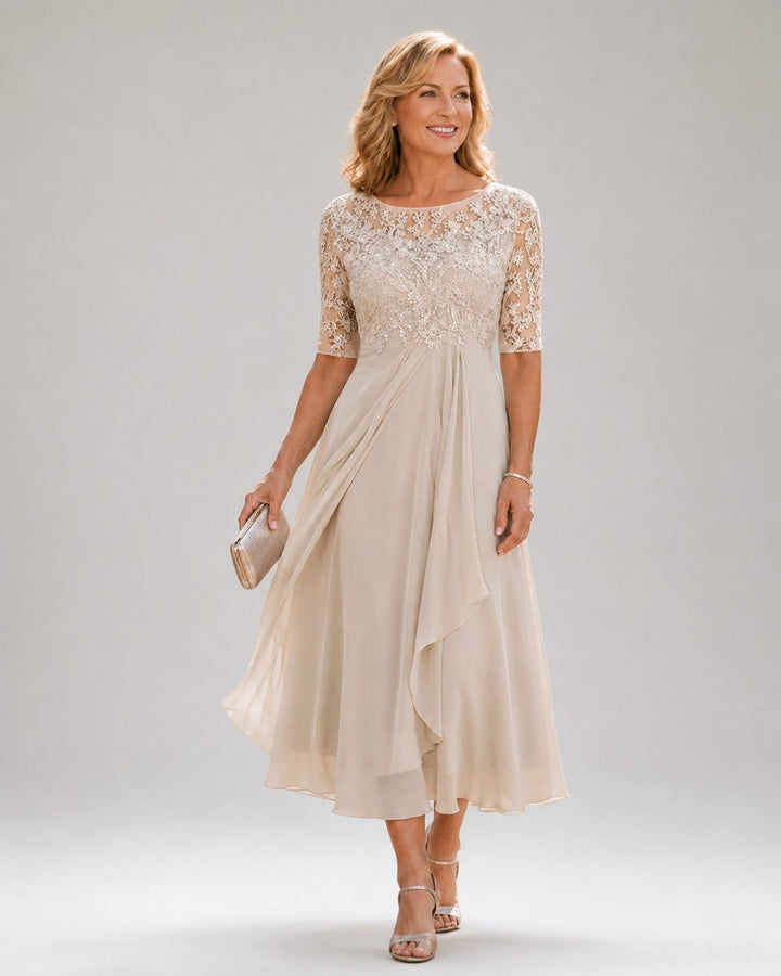Marina – Elegant midikjole med blonder