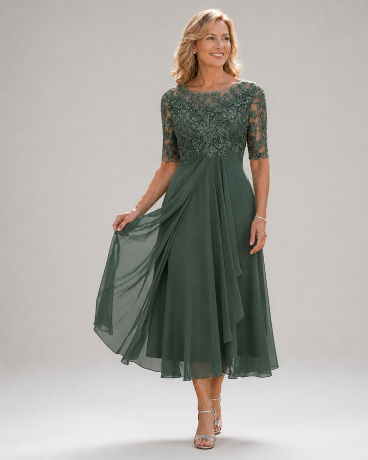 Marina – Elegant midikjole med blonder