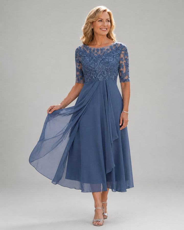 Marina – Elegant midikjole med blonder