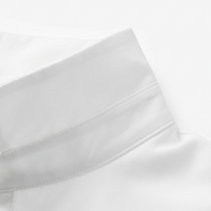 Freya – Bluse med statement-knapper