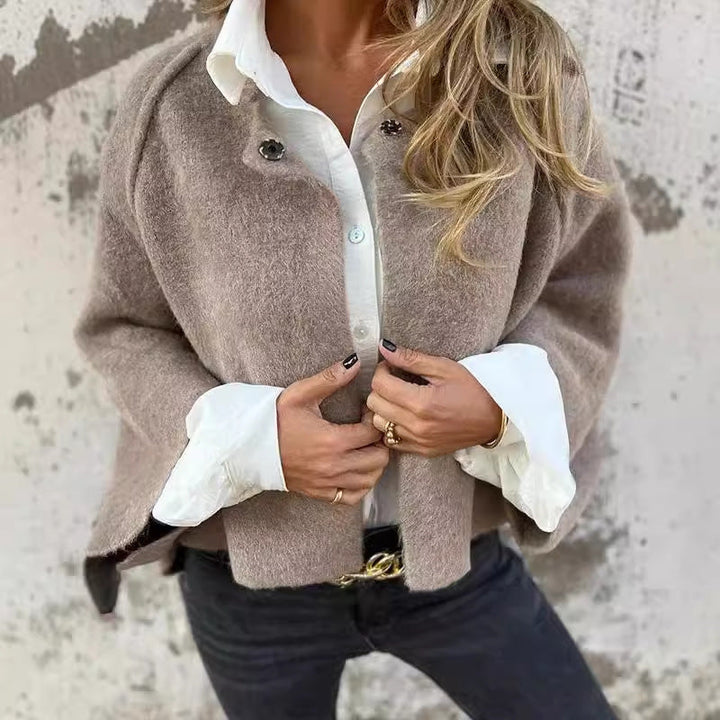 Sofie – Kort jakke med blød varme